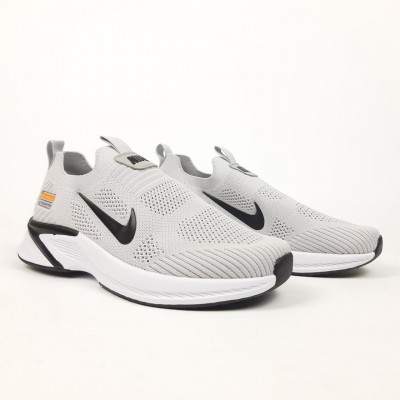 Nike Shield Running Zoom світло сірі з чорним, Розмір 36