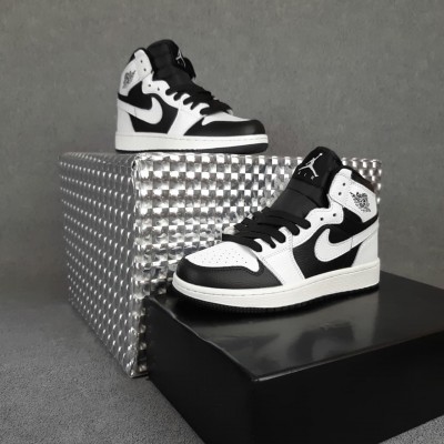 Nike Air Jordan 1 білі з чорним, Розмір 38