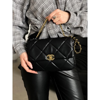 Сумка жіноча клатч Chanel 19 Flap Bag чорний на ланцюжку Шанель середня Сумка жіноча клатч Chanel 19 Flap Bag чорний на ланцюжку Шанель середня
