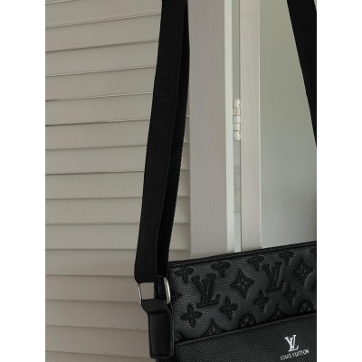 Чоловіча сумка месенджер Louis Vuitton через плече чорний стьобаний Луї Віттон