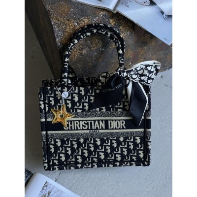 Сумка шопер Крістіан Діор шоппер текстиль Dior Medium size чорний Сумка шопер Крістіан Діор шоппер текстиль Dior Medium size чорний