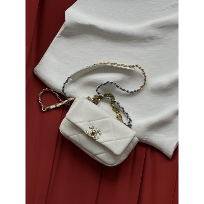 Сумка жіноча клатч Chanel 19 Chain Shoulder Bag через плече білий Шанель Сумка жіноча клатч Chanel 19 Chain Shoulder Bag через плече білий Шанель