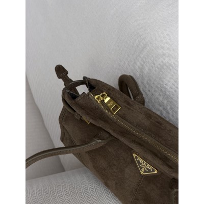 Сумка женская Prada Bonnie Medium Suede Shoulder Bag через плечо хаки замша Прада