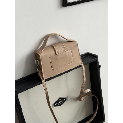 Сумка жіноча Jacquemus Le Bambino Mini Bag бежевий через плече Жакмюс