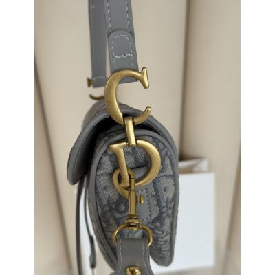 Жіноча сумка Dior Saddle Bag світло-сірий через плече Крістіан Діор сідло