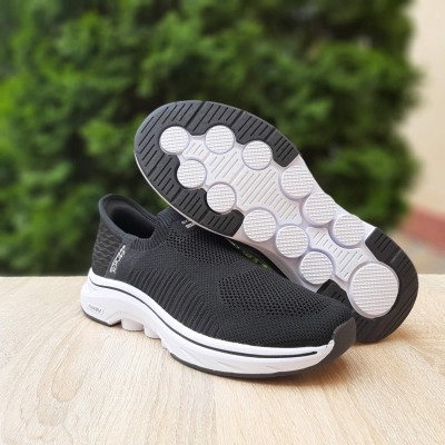 Skechers Slip-INS GO WALK тапкі мокасіни сліпони чорні з білим, Розмір 41