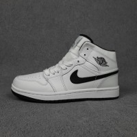 Nike Air Jordan 1 білі з чорним, Розмір 36