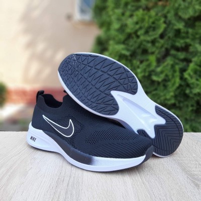 Nike FREE Run тапкі мокасіни сліпони чорні з білим, Розмір 36