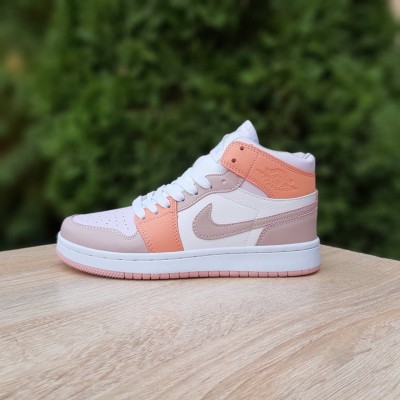 Nike Air Jordan 1 mid білі з бежевим і пудрою, Розмір 38 Nike Air Jordan 1 mid білі з бежевим і пудрою, Розмір 38