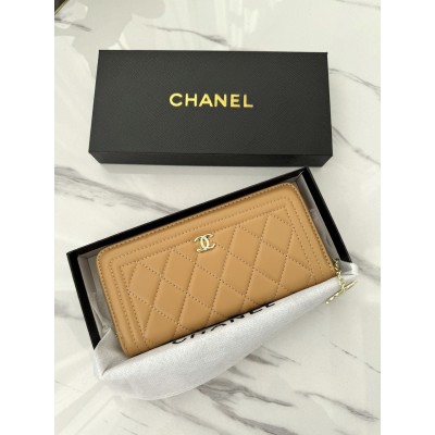 Женский кошелек Chanel бежевый с комплектацией большой Шанель Женский кошелек Chanel бежевый с комплектацией большой Шанель