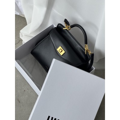 Женская сумка JW PEI черный классический Lucia Classic Top Handbag Женская сумка JW PEI черный классический Lucia Classic Top Handbag