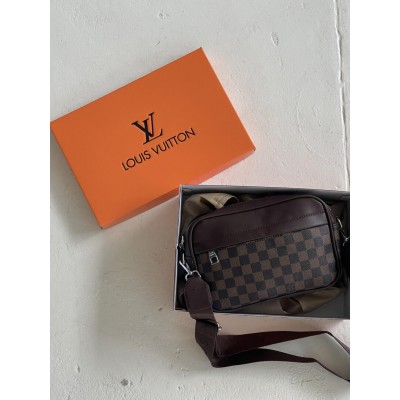 Чоловіча сумка месенджер Louis Vuitton Graham крос боді через коричневий плече в клітинку Луї Віттон Чоловіча сумка месенджер Louis Vuitton Graham крос боді через коричневий плече в клітинку Луї Віттон