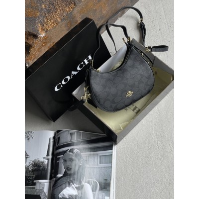 Женская сумка багет Coach Kleo черный через плече Коуч Женская сумка багет Coach Kleo черный через плече Коуч