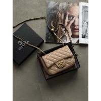 Сумка жіноча клатч через плече Chanel Classic Шанель бежевий міні