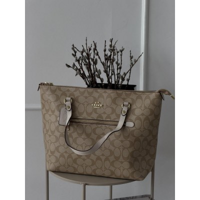 Сумка женская Коуч шопер молочный Coach Gallery Tote на плече шоппер Сумка женская Коуч шопер молочный Coach Gallery Tote на плече шоппер