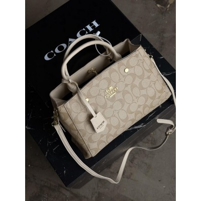 Жіноча сумка Coach через плече молочний крос боді Жіноча сумка Coach через плече молочний крос боді