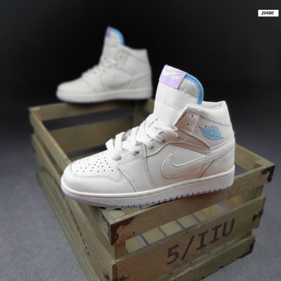 Nike Air Jordan 1 молочні з бузковим, Розмір 41