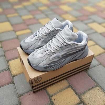 Adidas Yeezy boost 700 v2 Свет серый, Размер 41
