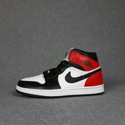 Nike Air Jordan 1 білі з чорним і червоним, Розмір 36 Nike Air Jordan 1 білі з чорним і червоним, Розмір 36
