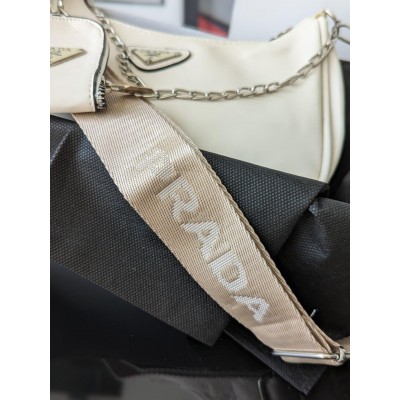 Сумочка жіноча Prada Прада класика молочна