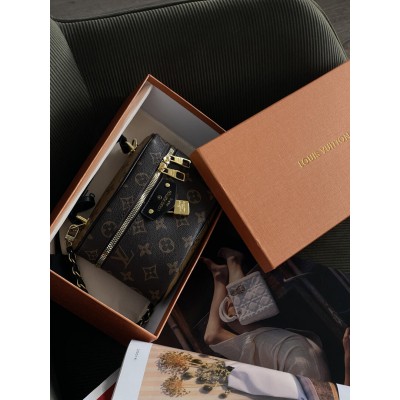 Сумка женская клатч  Louis Vuitton Classic Lambskin коричневый Луи Виттон