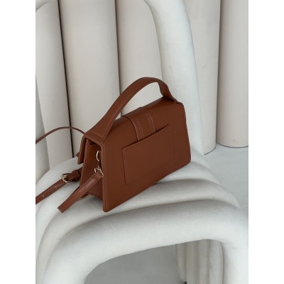Жіноча сумка Jacquemus Le Grand Bambino коричневий крос боді Жакмюс