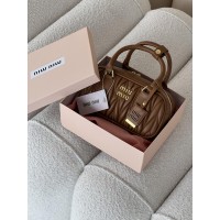 Сумка жіноча Miu Miu Arcadie Matelassé коричневий крос боді Міу Міу