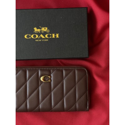 Жіночий гаманець Coach Quilted Leather Zip Around Long Walle коричневий великий Коуч