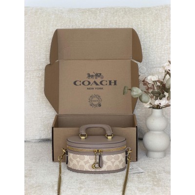 Жіноча сумка Coach Trail Crossbody 17 молочно-бежевий через плече Коуч Жіноча сумка Coach Trail Crossbody 17 молочно-бежевий через плече Коуч