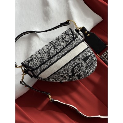 Жіноча сумка Dior Saddle Bag чорний тигр через плече Крістіан Діор сідло