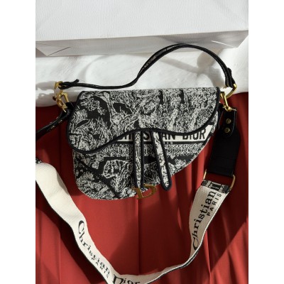 Жіноча сумка Dior Saddle Bag чорний тигр через плече Крістіан Діор сідло