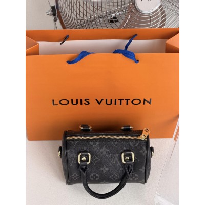 Жіноча сумка Louis Vuitton Nano Speedy mini барило чорне через плече Луї Віттон Жіноча сумка Louis Vuitton Nano Speedy mini барило чорне через плече Луї Віттон