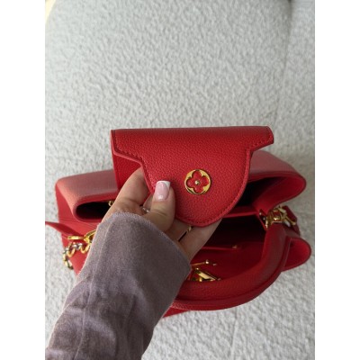 Женская сумка клатч Louis Vuitton Capucines East-West Medium через плечо Луи Виттон красный классический