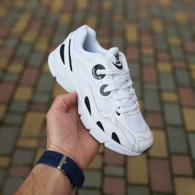 Adidas Astir білі з чорним, Розмір 44