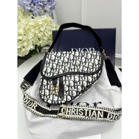 Женская сумка Кристиан Диор седло черно-белый в точку Dior