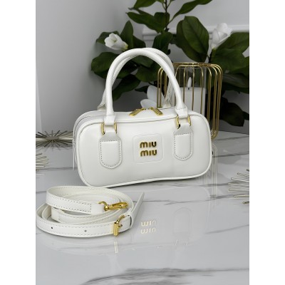 Сумка жіноча Miu Miu Arcadie Leather білий класичний крос боді Міу Міу Сумка жіноча Miu Miu Arcadie Leather білий класичний крос боді Міу Міу