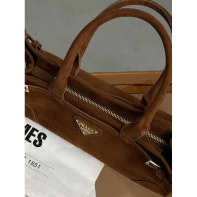 Сумка женская Prada Medium Suede Tote Bag через плечо карамель Прада