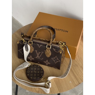 Сумка Louis Vuitton Monogram Reverse OnTheGo коричневий Луї Віттон Сумка Louis Vuitton Monogram Reverse OnTheGo коричневий Луї Віттон