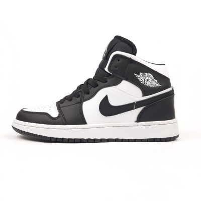 Nike AIR Jordan 1 Retro High високі білі з чорним, Розмір 44 Nike AIR Jordan 1 Retro High високі білі з чорним, Розмір 44
