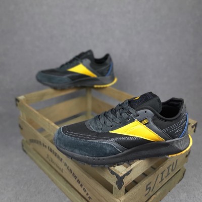 Reebok Classic чорні з жовтим, Розмір 43