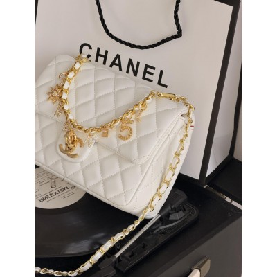 Клатч жіноча сумка Chanel Mini Lambskin Coco Charms Rectangular Classic через плече білий Шанель маленька