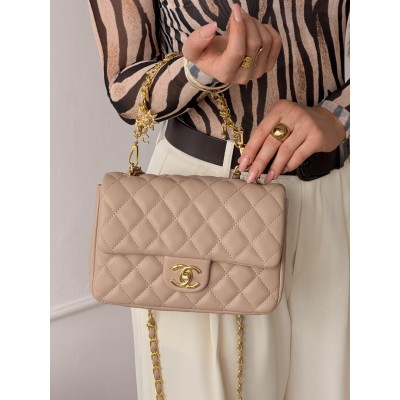 Клатч жіночий сумка Chanel Mini Lambskin Coco Charms Rectangular Classic через плече бежевий Шанель маленька Клатч жіночий сумка Chanel Mini Lambskin Coco Charms Rectangular Classic через плече бежевий Шанель маленька