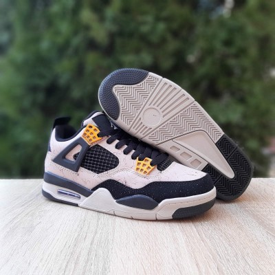 Nike AIR Jordan 4 Retro бежеві з чорним, Розмір 38