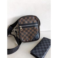 Мужская сумка месенджер  Луи Виттон через плечо коричневый в клетку Louis Vuitton