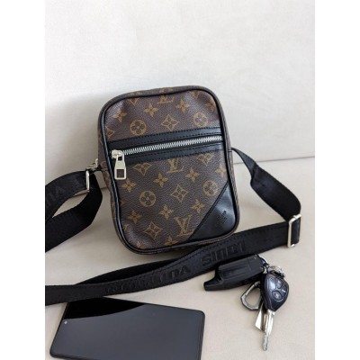 Чоловіча сумка месенджер Луї Віттон через коричневий плече Louis Vuitton Чоловіча сумка месенджер Луї Віттон через коричневий плече Louis Vuitton
