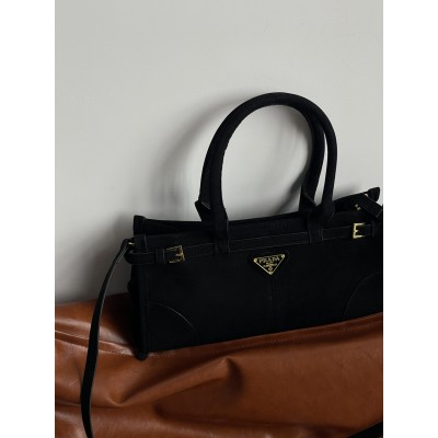 Жіноча сумка Prada Medium Suede Tote Bag через плече чорний Прада