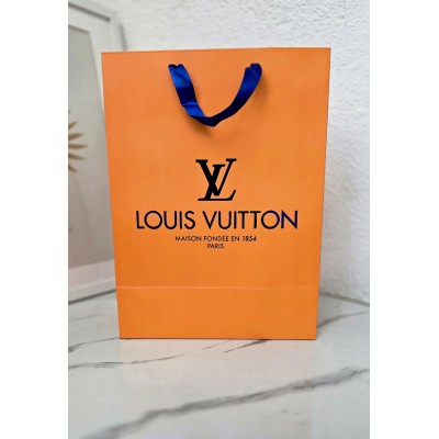 Фірмова упаковка пакету Louis Vuitton, упаковка на подарунок. Подарункова брендова упаковка Луї Віттон Фірмова упаковка пакету Louis Vuitton, упаковка на подарунок. Подарункова брендова упаковка Луї Віттон