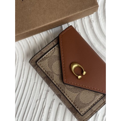 Гаманець жіночий Coach коричневий з невеликою коробкою Коуч