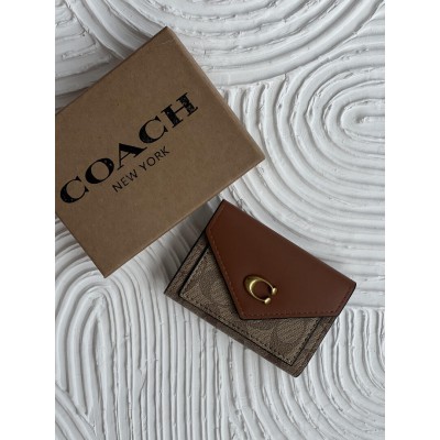 Гаманець жіночий Coach коричневий з невеликою коробкою Коуч Гаманець жіночий Coach коричневий з невеликою коробкою Коуч