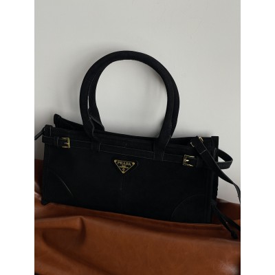 Жіноча сумка Prada Medium Suede Tote Bag через плече чорний Прада